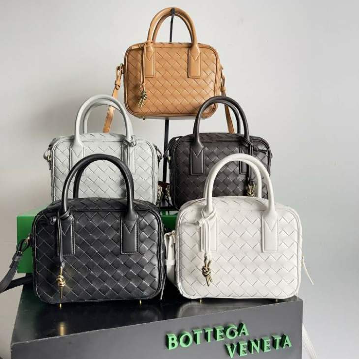 Picture of Bottega Veneta Handbags _SKUfw184064138fw